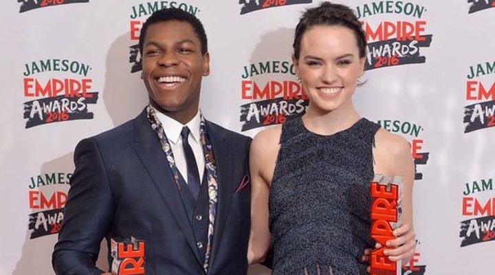 Lara Croft y Daisy Ridley