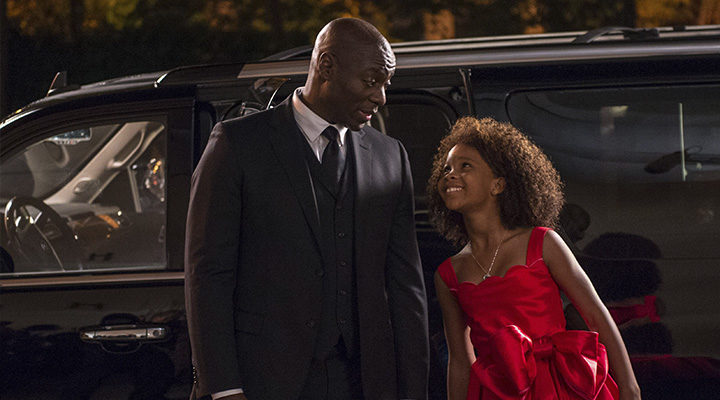 Quvenzhané Wallis y Adewale Akinnuoye-Agbaje trabajaron juntos en 'Annie' 