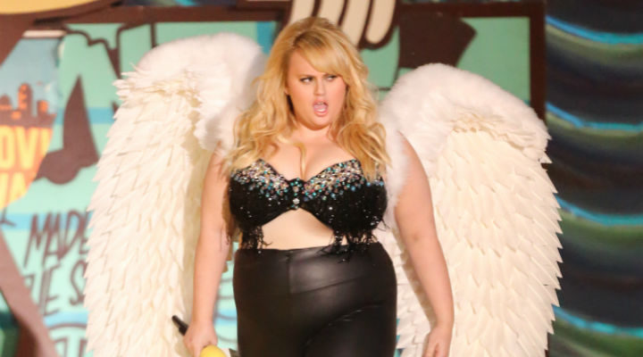 Rebel Wilson dándolo todo