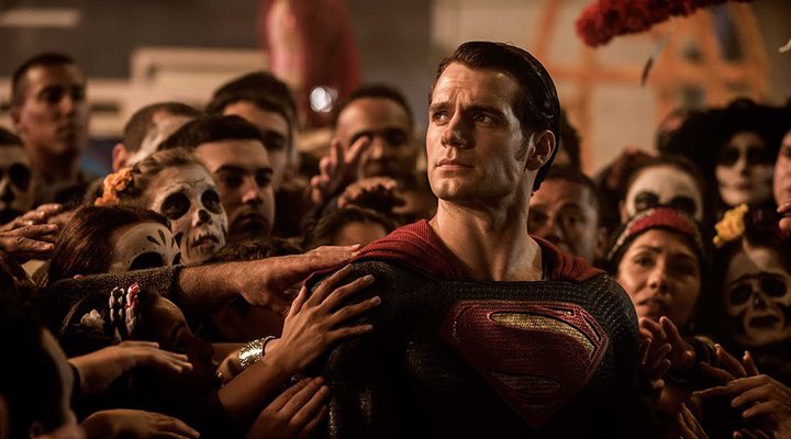  Henry Cavill en escena de 'Batman V Superman'