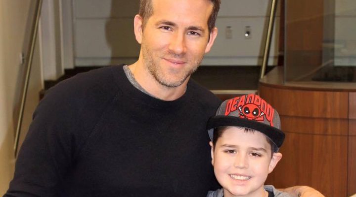  Connor con el actor al que admiraba, Ryan Reynolds