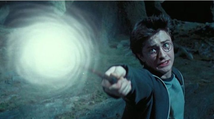  Harry Potter conjurando su expecto patronum en 'Harry Potter y el prisionero de Azkaban'