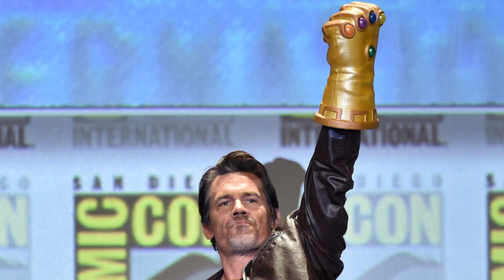 Josh Brolin con el guantelete de Thanos