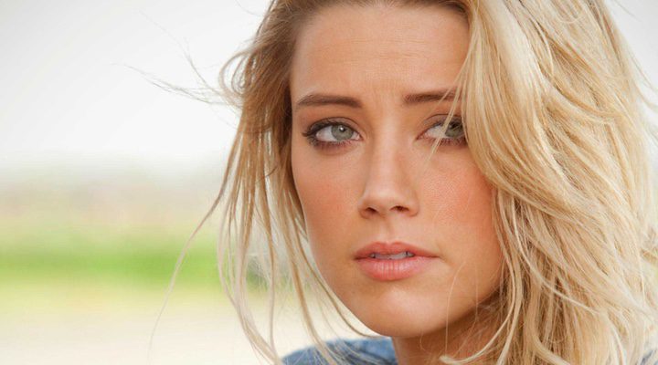  Amber Heard parece haber perdido 9 kilos durante su estresante proceso de divorcio