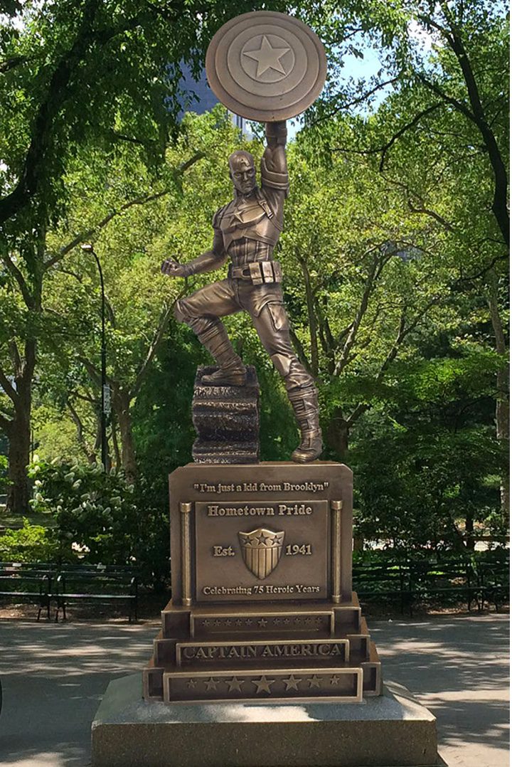 La estatua del capitán América