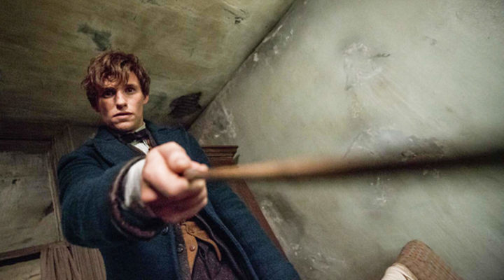  Eddie Redmayne haciendo magia