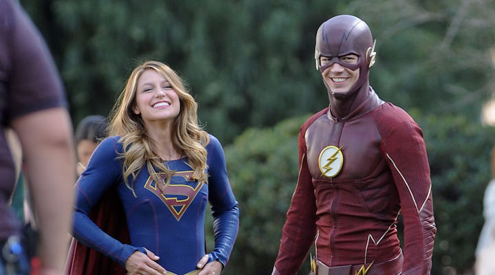 The Flash y Supergirl felices y unidos