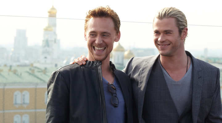  Tom Hiddleston y Chris Hemsworth