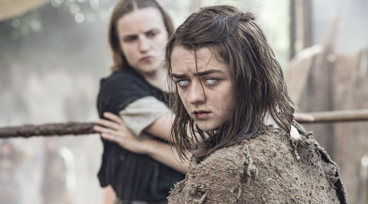 Maisie Williams como Arya Stark