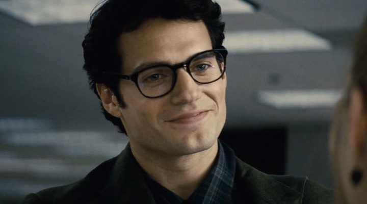 Henry Cavill como Clark Kent