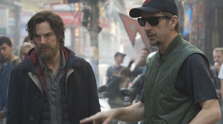 Benedict Cumberbatch y Scott Derrickson en 'Doctor Strange (Doctor Extraño)'