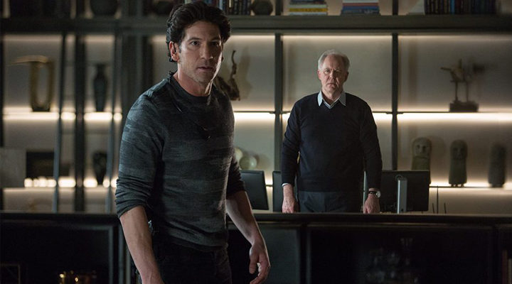 Jon Bernthal y John Lithgow en 'El contable'