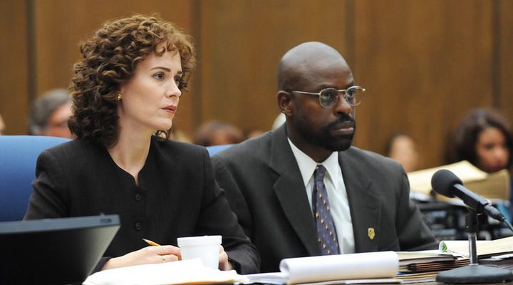 Sarah Paulson y Sterling K. Brown en 'American Crime Story'