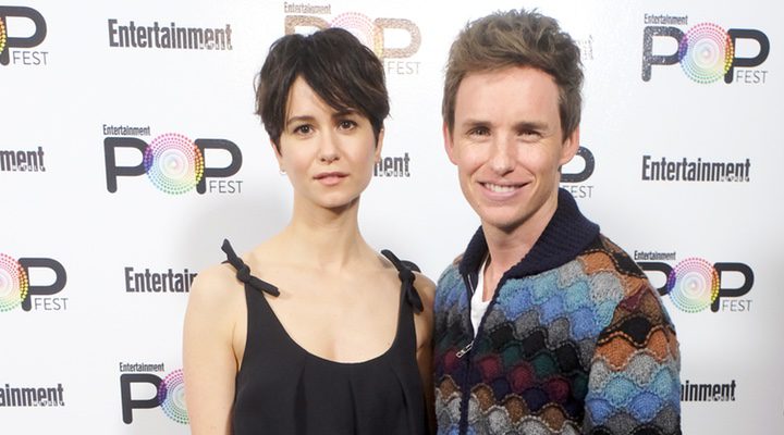  Eddie Redmayne y Katherine Waterston