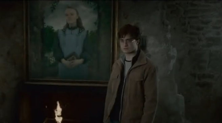 Harry Potter junto al retrato de Ariana Dumbledore