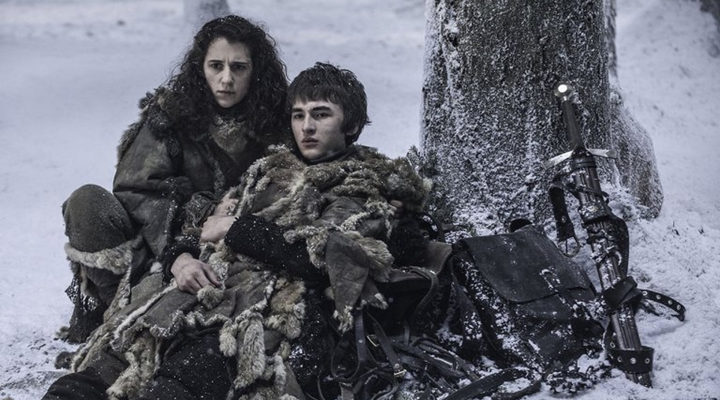 Ellie Kendrick e Isaac Hempstead-Wright como Meera Reed y Bran Stark