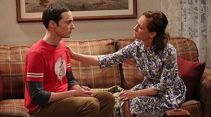 Jim Parsons y Laurie Metcalf como Sheldon y Mary Cooper