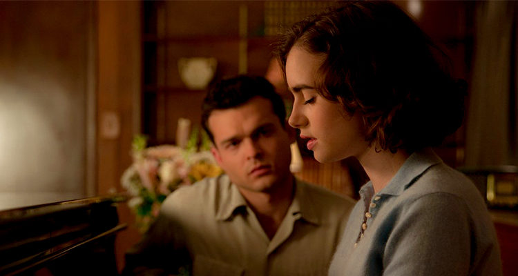  Lily Collins y Alden Ehrenreich en 'Rules don't apply'