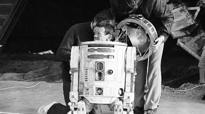 Kenny Baker dentro del traje de R2D2