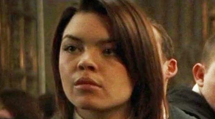 Scarlett Byrne como Pansy Parkinson