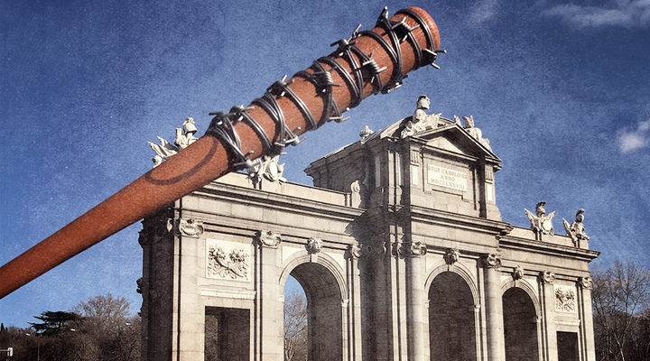 El bate de Negan frente a la Puerta de Alcalá