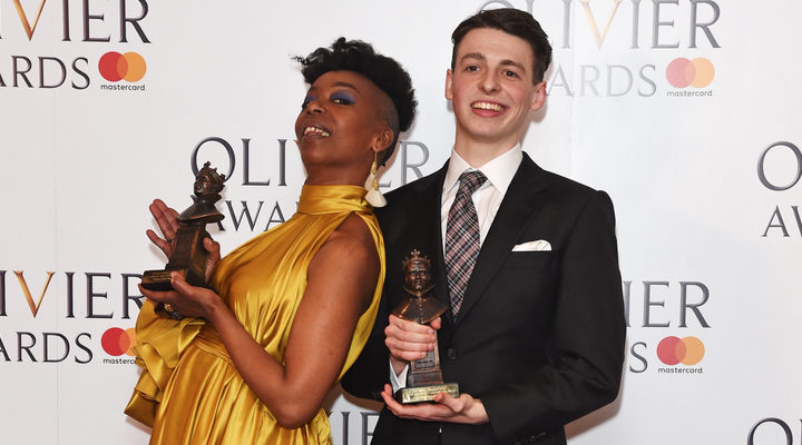 Noma Dumezweni y Anthony Boyle en los Premios Olivier 2017