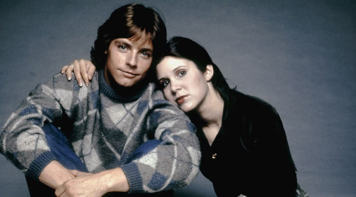 Carrie Fisher y Mark Hamill posando