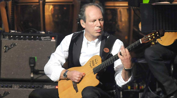  Hans Zimmer tocando la guitarra