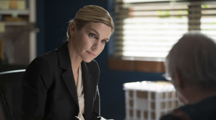 Rhea Seehorn como Kim Wexler