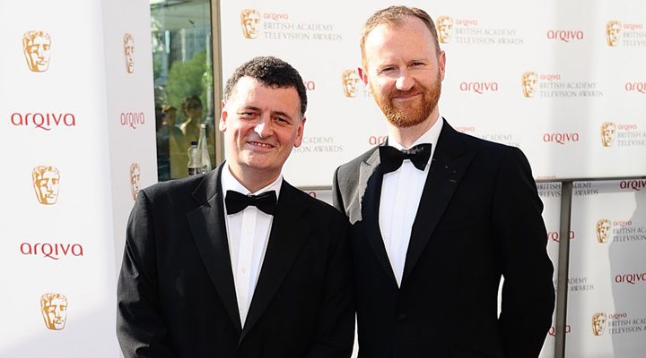 Steven Moffat y Mark Gatiss posando