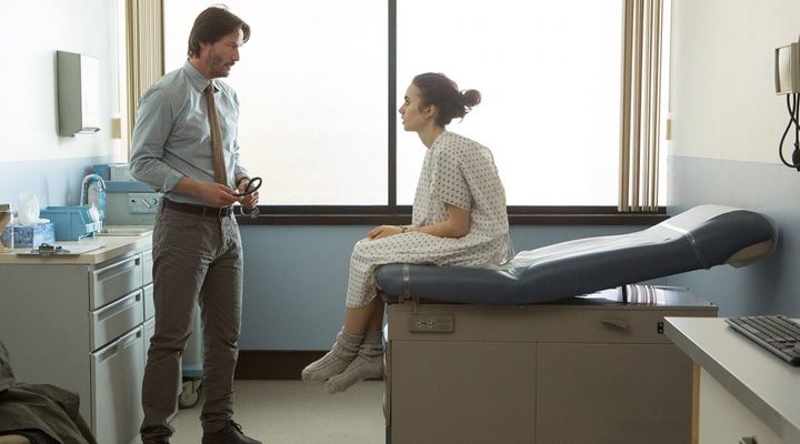 Lily Collins y Keanu Reeves en 'Hasta los huesos'