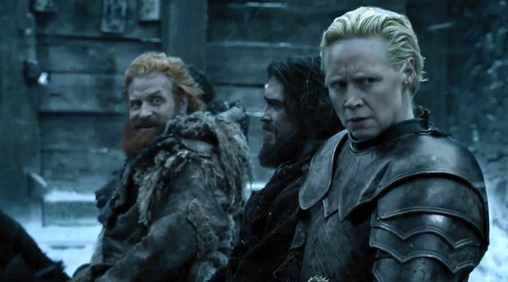  Momento en el que Brienne aparta la mirada a Tormund.