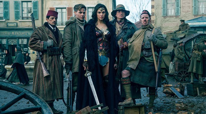 Gal Gadot, Chris Pine, Ewen Bremner, Saïd Taghmaoui y Eugene Brave Rock en 'Wonder Woman'