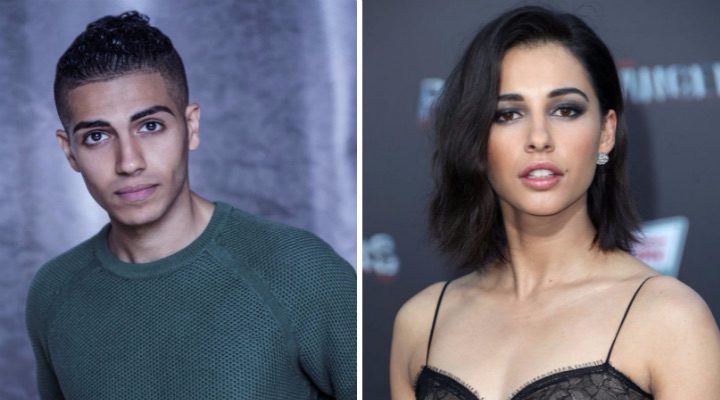 mena Massoud y Naomi Scott