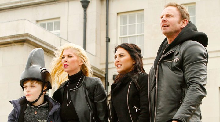  Cassie Scerbo, Ian Ziering y Tara Reid en 'Sharknado 5: Global Swarming'