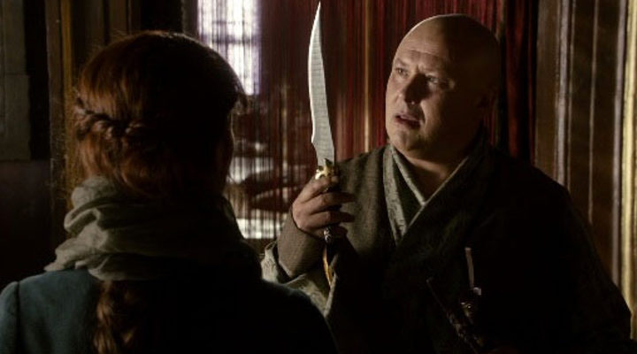 Catelyn entrega la daga de acero valyrio a Varys