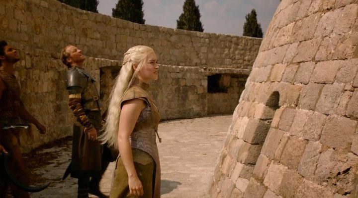 Emilia Clarke en la Casa de los Eternos en 'Juego de Tronos'