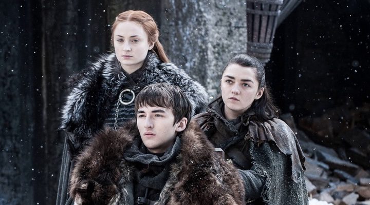 Sophie Turner, Maisie Wiliams y Isaac Hempstead Wright en 'Juego de Tronos'