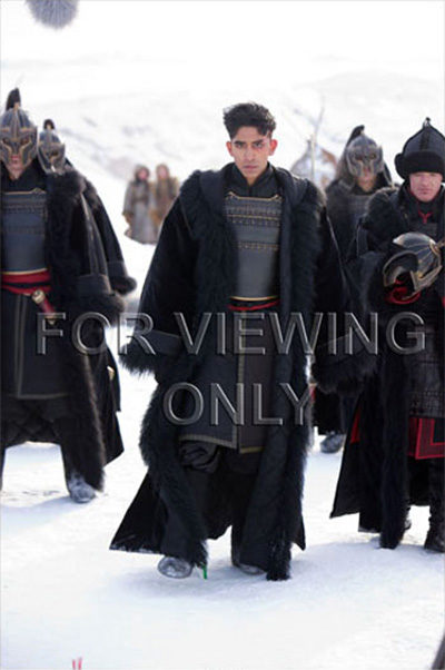 Otra imagen de Dev Patel en 'The last airbender'