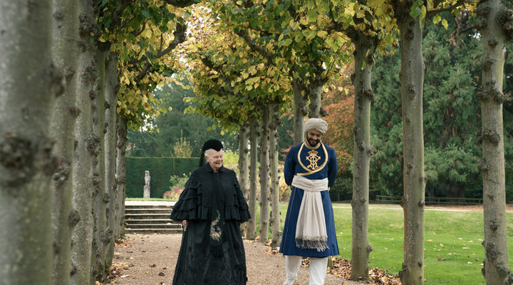 Judi Dench y Ali Fazal