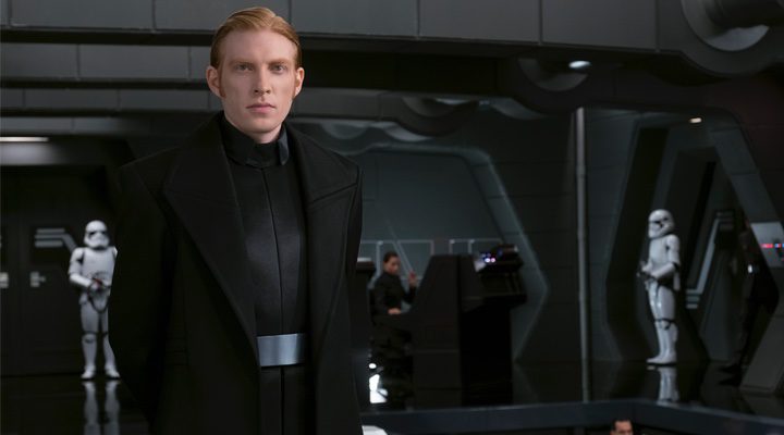 Domhnall Gleeson como General Hux