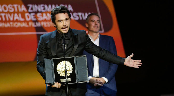 James Franco recogiendo la Concha de Oro