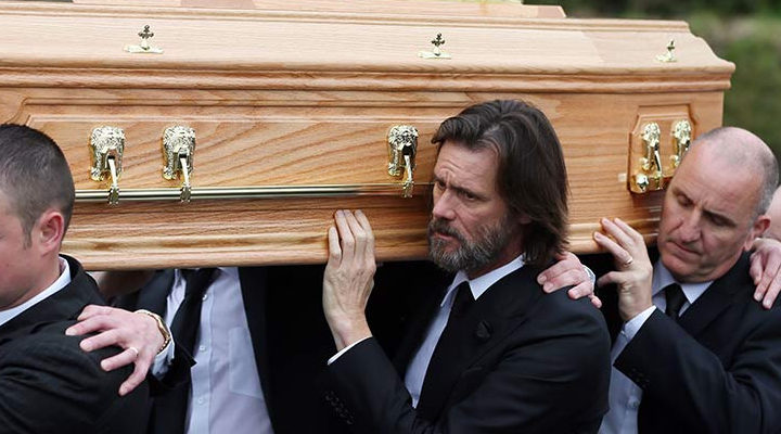 Jim Carrey en el funeral de White