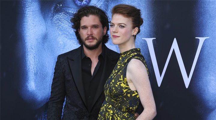 'Rose Leslie junto a Kit Harington'