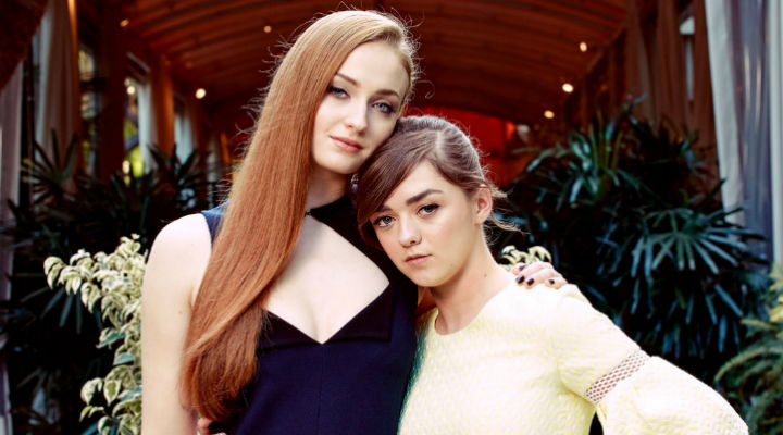 Sophie Turner y Maisie Williams