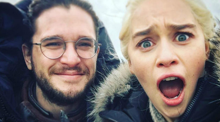 Emilia Clarke y Kit Harington