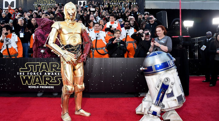 C3PO Y R2D2 en la premiere de 'Star Wars: El despertar de la fuerza'