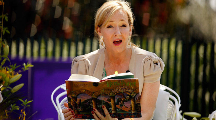 J.K. Rowling leyendo 'Harry Potter y la piedra filosofal'