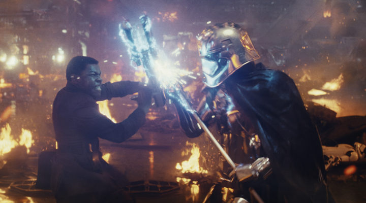 Finn y Captain Phasma en 'Star Wars: Los últimos Jedi'