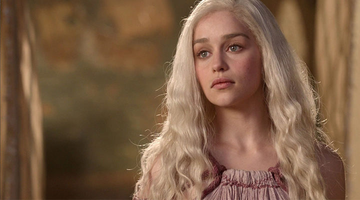 Emilia Clarke en Juego de Tronos